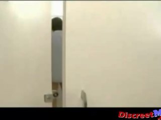 يائس جبهة مورو مارس الجنس في جمهور مرحاض